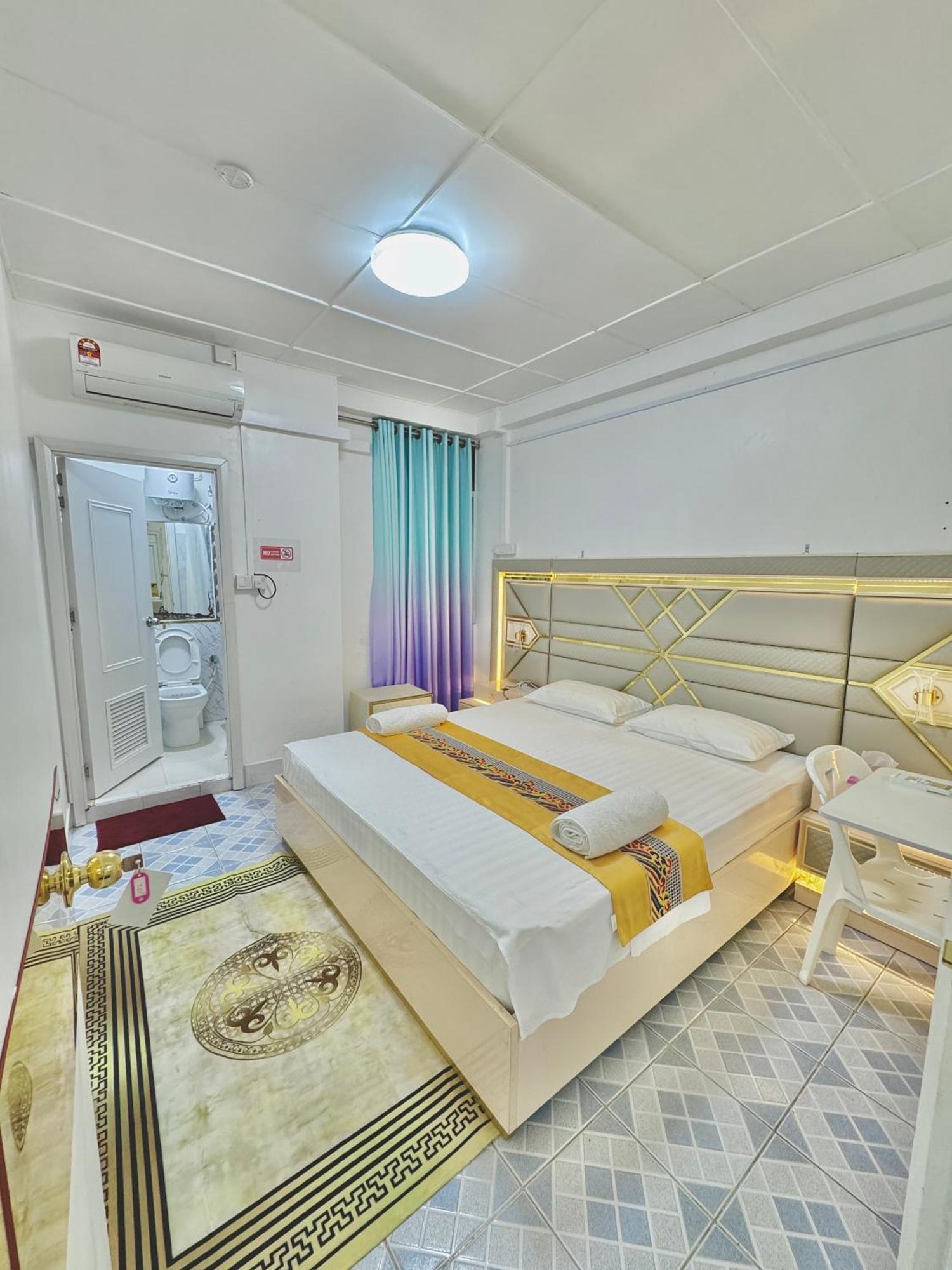 Ontrack Travel Transit Hotel Malé Exterior foto
